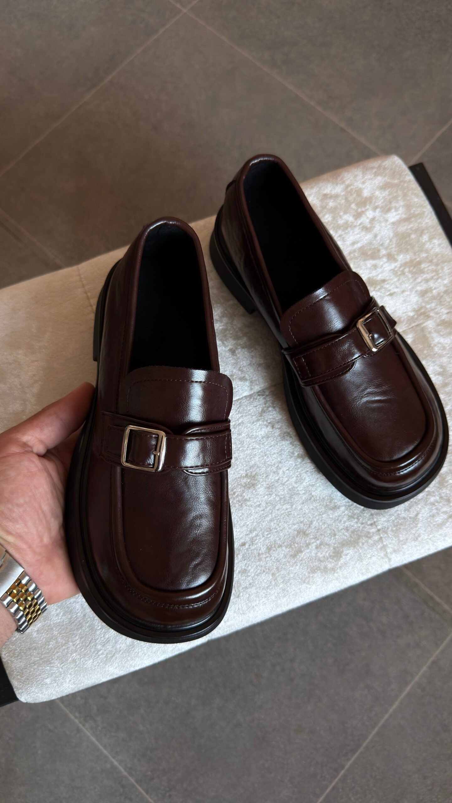 Mocassins en cuir marron à boucle